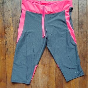 Capri workout pants
